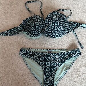 Women’s Black & Mint Floral Two-Piece Swim Set